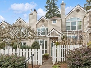 Building Photo - 336 4th St