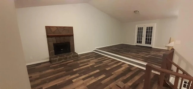 Amplia sala de estar y comedor - 811 Moonlit Ln NW