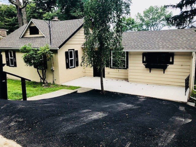 Primary Photo - 120 Hillside Rd