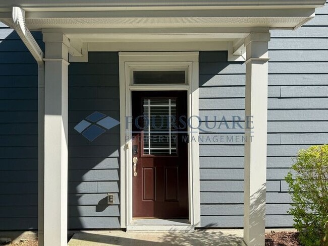 Foto del edificio - Spacious End-Unit Townhome with 2-Car Garage & Private Patio – Near Beaver Creek & Downtown Apex