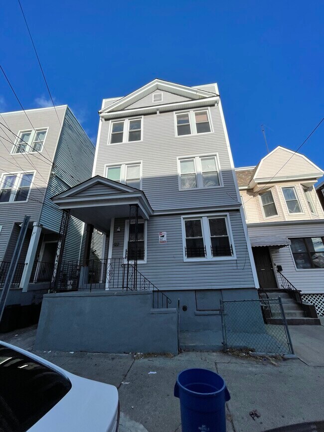 Building Photo - 122 Virginia Ave