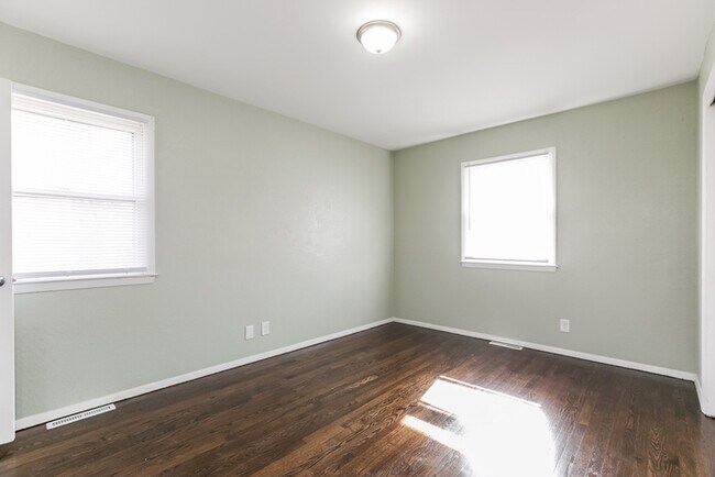Building Photo - 3 Bedroom in Independence, MO
