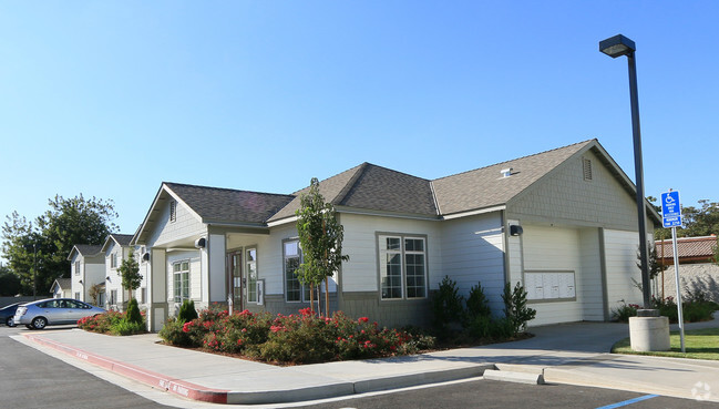 Building Photo - Meadow Glen Apartments