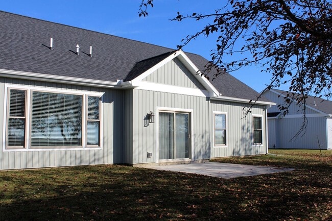 Building Photo - 2655 S Muirfield Pl