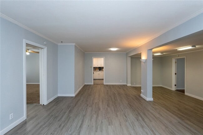 Building Photo - 706 Pennington Dr