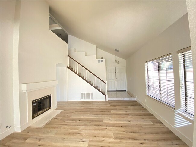Building Photo - 17667 Hummingbird Way