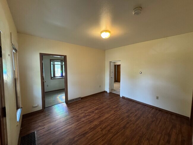 Building Photo - 719 Menomonie St