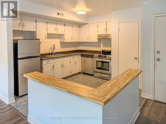 Photo du bâtiment - 4132 Dundas St W