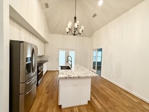 Building Photo - 2116 Live Oak St