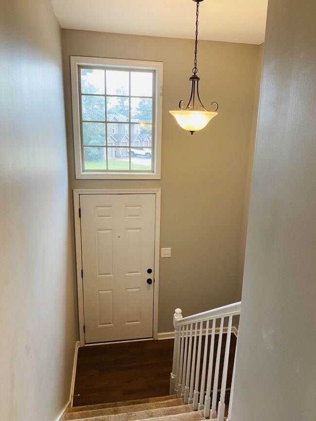 Foto del edificio - 3 bedroom Townhome with Garage!