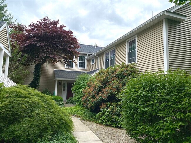 Foto del edificio - 152 Tyson Commons Ln