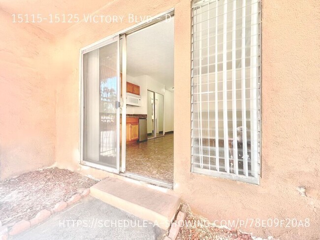 Building Photo - Updated Studio apartment located in lovely...