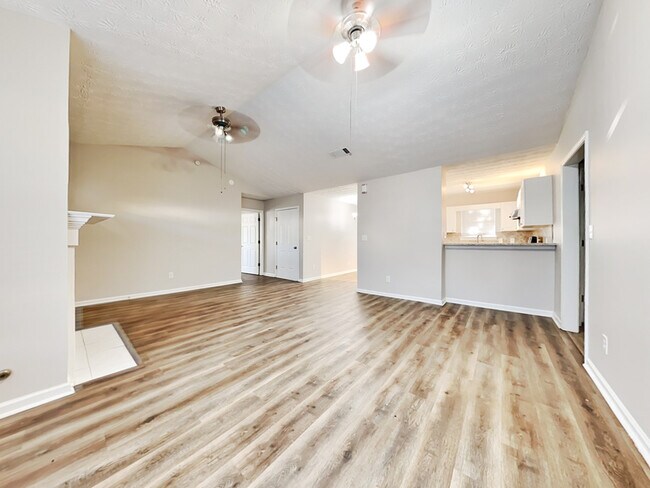 Foto del edificio - 200 Adam Cir