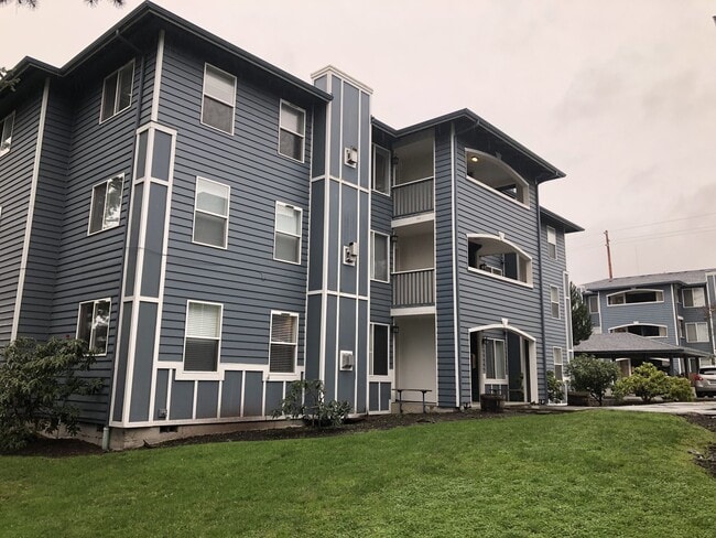 Building Photo - Modern and spacious 2 bedroom condo with bonus room!