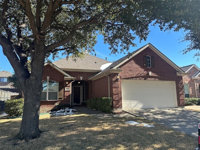 Building Photo - 8466 Davis Dr