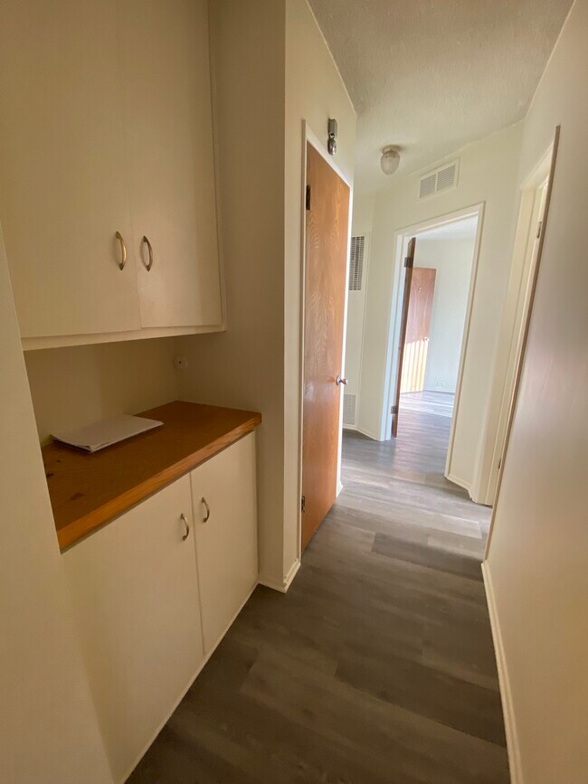 hallway storage and nook - 1825 N Berendo St