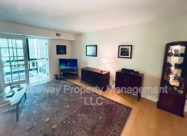 Foto del edificio - 520 N Lemon St