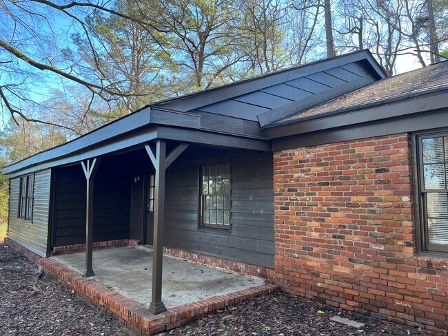 Foto del edificio - **UPCOMING**3 bedroom / 2 bathroom Home fo...