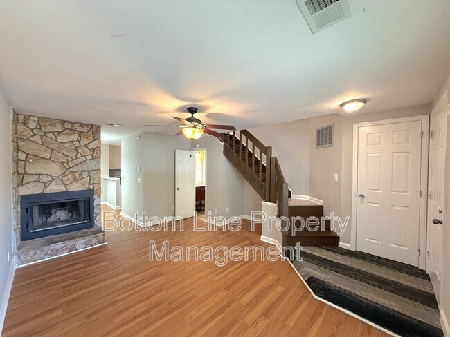 Foto del edificio - 6326 Windsor Gate Ln