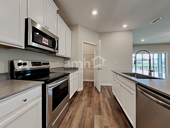 Building Photo - 81 Hemlock Point