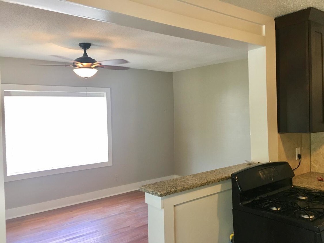 Foto principal - 4326 Roanoke Pkwy