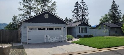 Building Photo - 1775 Daffodil Ln