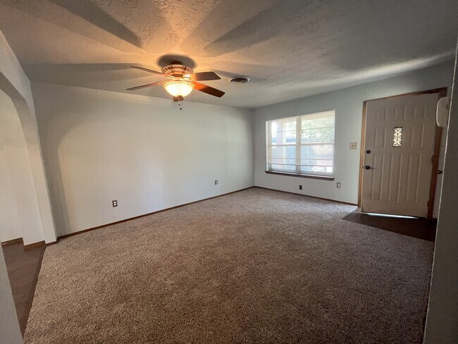 Building Photo - 104 SW 45th St