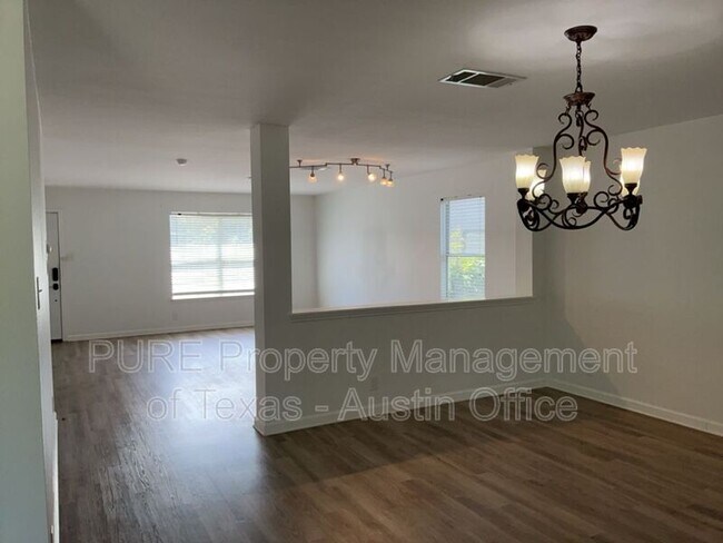 Building Photo - 9120 Frock Ct