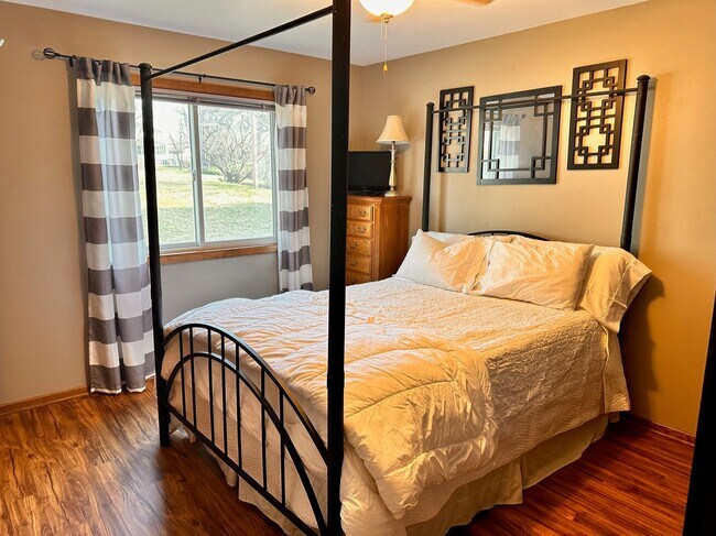 Foto del edificio - 7805 Meadow Ct