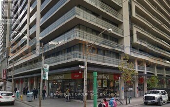 Building Photo - 111-111 Elizabeth St