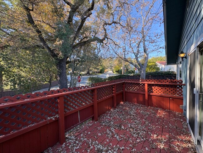 Foto del edificio - 14400 Springer Ave