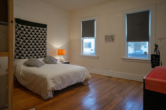 Main Room - 418 Walnut St