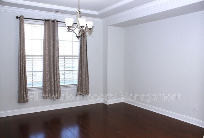 Building Photo - 200 Birdsgrove Ct