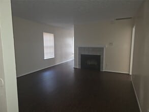 Building Photo - 1907 Summerfield Pl