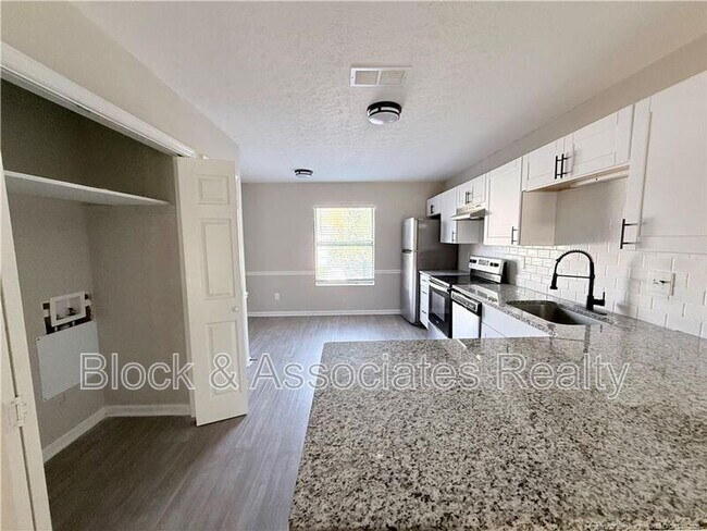 Building Photo - 4085 Professional Dr