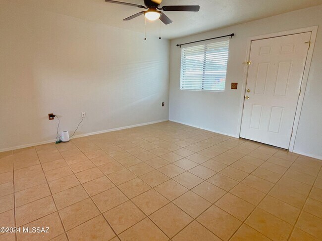 Building Photo - 350 N Silverbell Rd