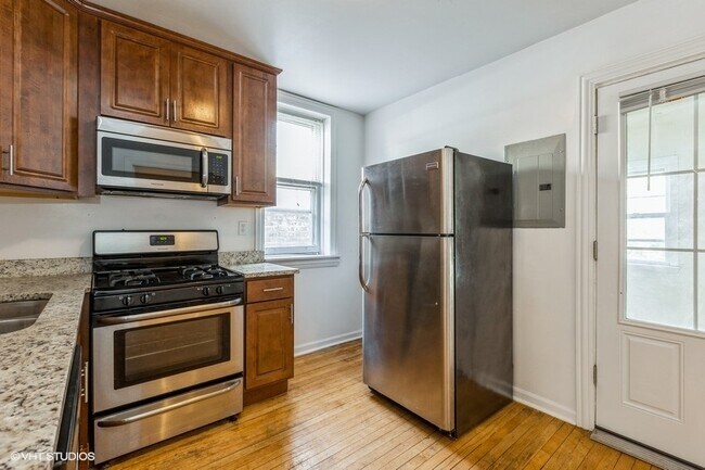 Foto del edificio - 3508 W Fullerton Ave