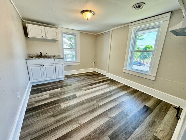 Foto del edificio - One Bedroom Apartment