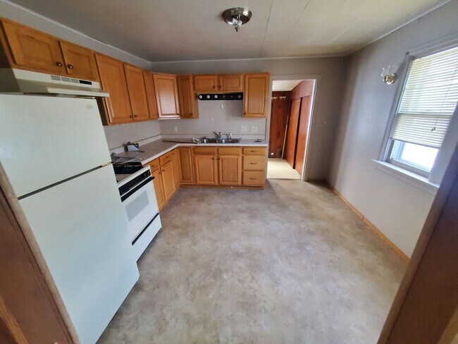Building Photo - 2 bedroom house in Rockwell City $625