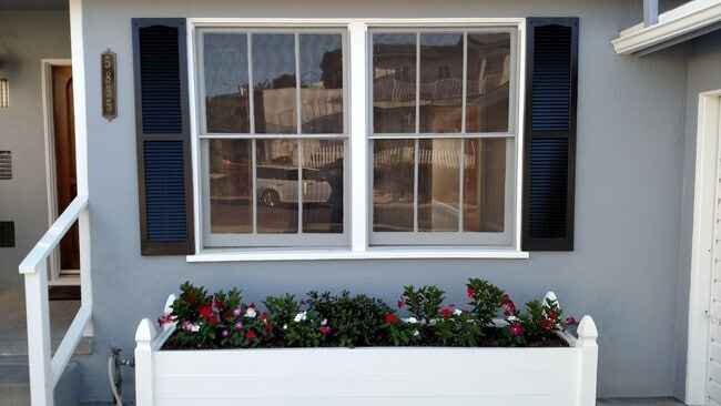 Front planter - 5835 Tellefson Rd