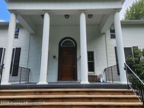 Building Photo - 29 Hirshorn Dr
