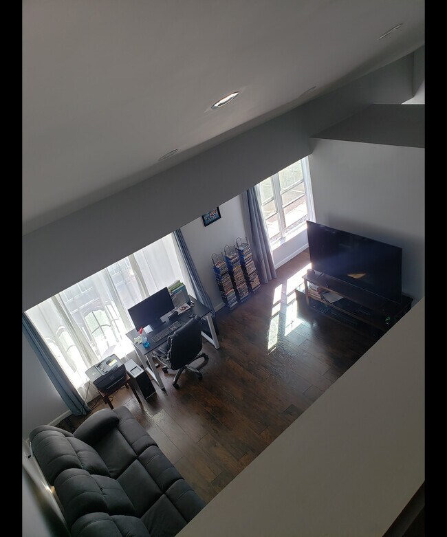 Foto del edificio - 116 Weatherby Ln