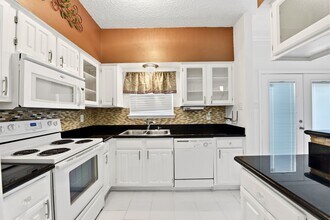 Building Photo - 12400 Brookglade Cir