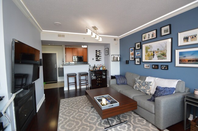 Living Room - 851 N Glebe Rd