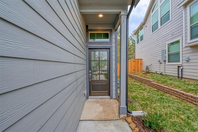 Foto del edificio - 569 Longleaf Pine Dr