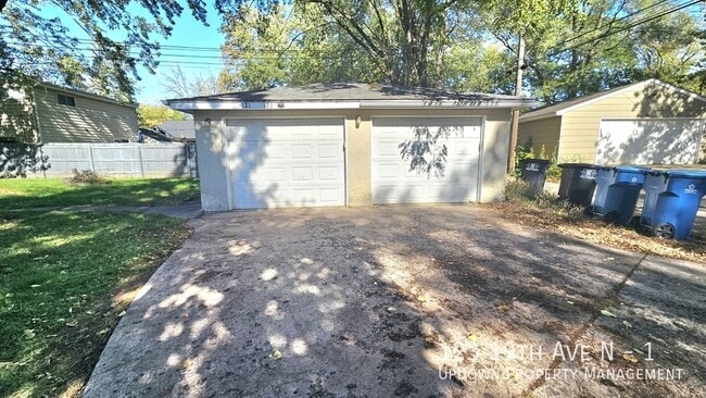 Building Photo - 123 19th Ave N