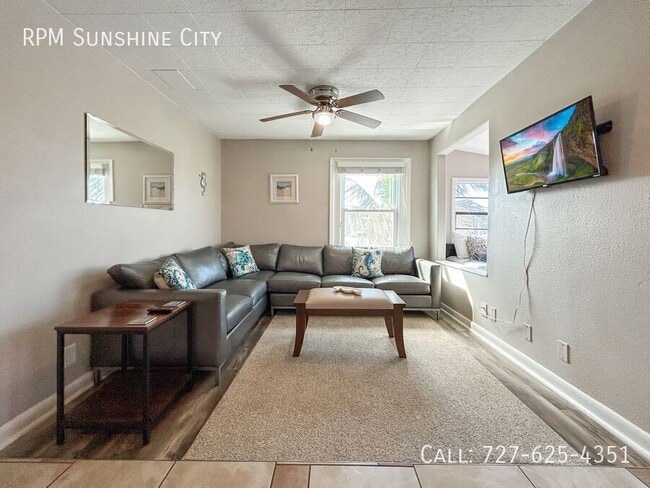 Building Photo - 13535 Boca Ciega Ave