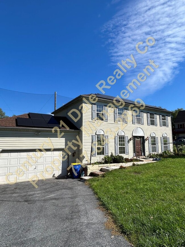 Building Photo - 2900 Square ft House in West Shore School ...