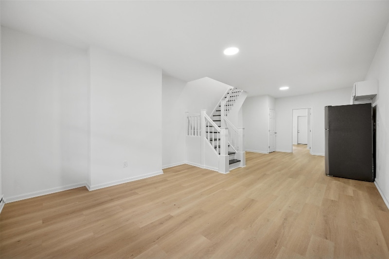 Primary Photo - 220 N Robinson St