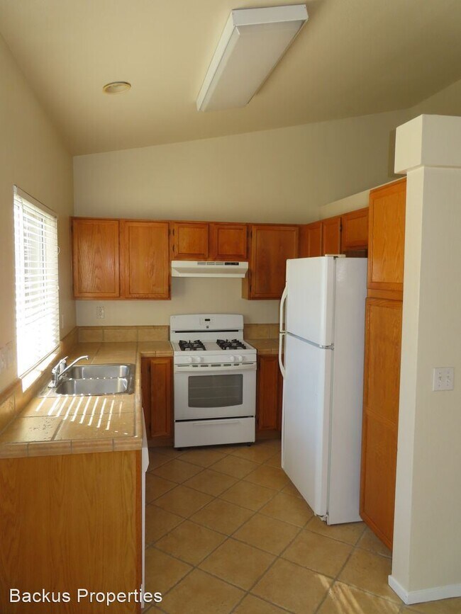 Building Photo - 3 br, 1 bath House - 1554 Boyle Court
